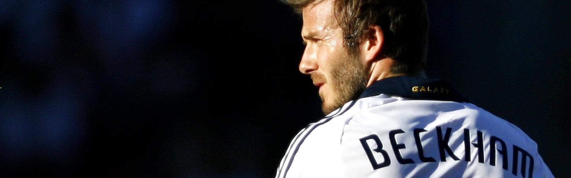 爱游戏官方入口_VAR判罚引发巨大争议，球迷怒斥裁判毁掉精彩对决