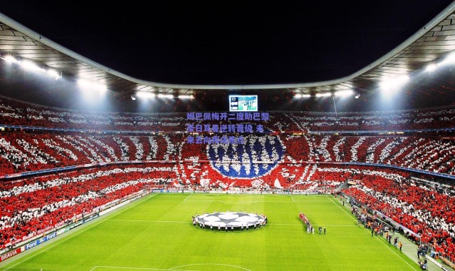 爱游戏官方入口：姆巴佩梅开二度助巴黎圣日耳曼逆转晋级 未来去向再成焦点