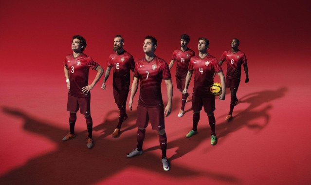 【爱游戏体育】惊天逆转！压哨绝杀引爆全场，XX队上演史诗级翻盘