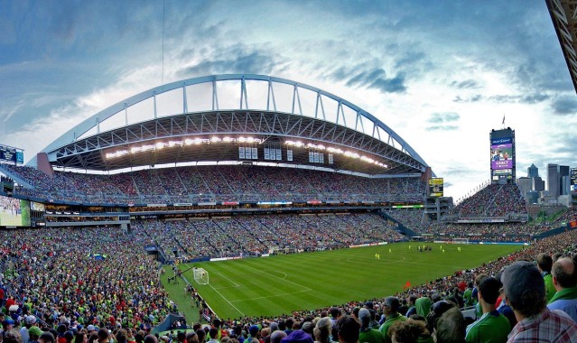 爱游戏官网_西甲联赛激战正酣，皇马巴萨上演巅峰对决