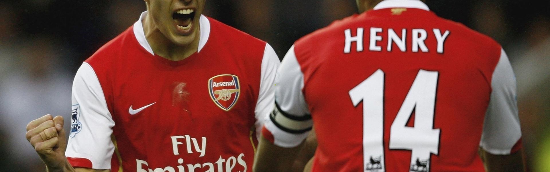 【爱游戏官网】阿尔卡拉斯横扫对手晋级 展现新生代网球王者风范