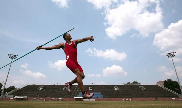 爱游戏体育-电竞产业蓬勃发展，全球赛事热度再创新高