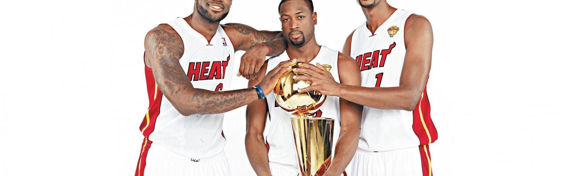 爱游戏官方入口：国羽新星闪耀全英赛，女单小将逆转夺冠创历史