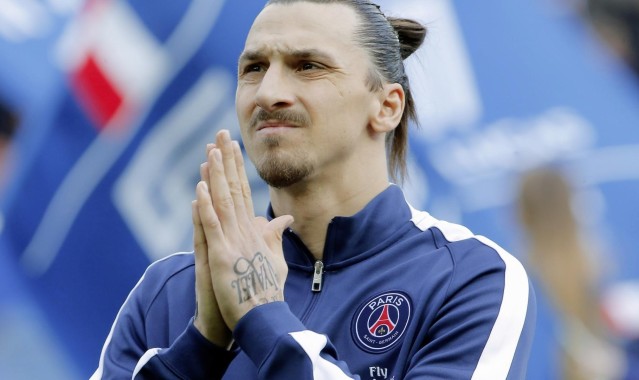 爱游戏_西甲联赛激战正酣，皇马巴萨上演巅峰对决