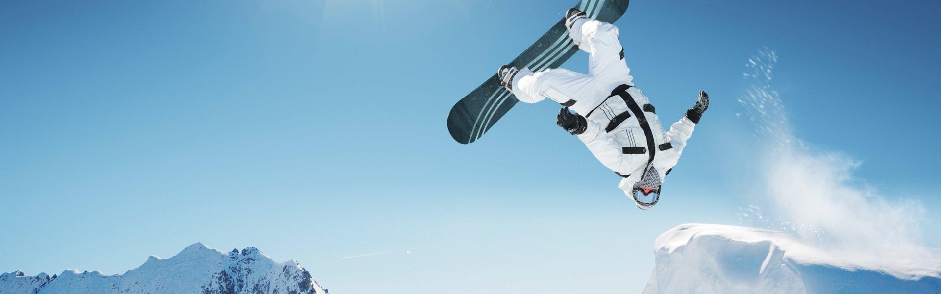 爱游戏官网_潘展乐破亚洲纪录，泳坛新星闪耀国际赛场