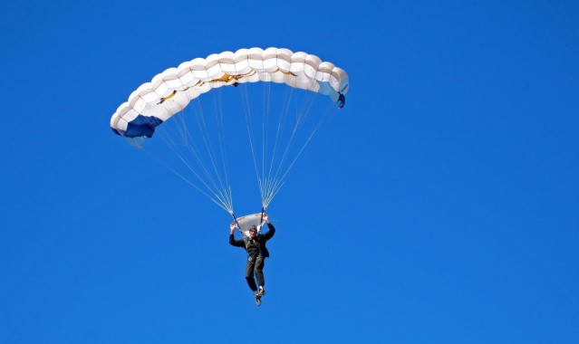 爱游戏体育_国乒包揽世界杯双冠 马龙陈梦强势登顶