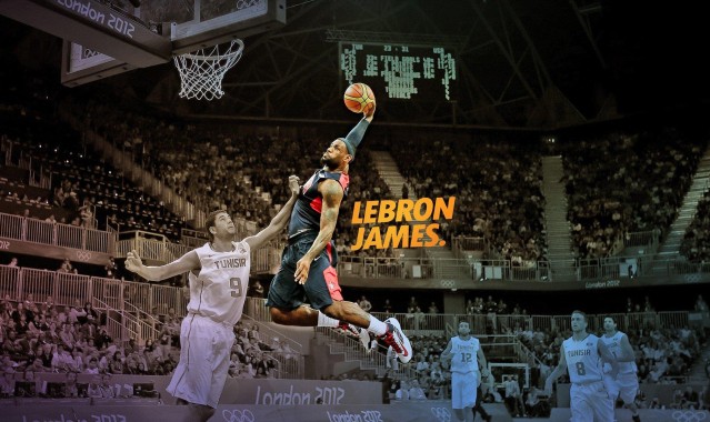 爱游戏官网：中超联赛激战正酣，争冠保级悬念迭起