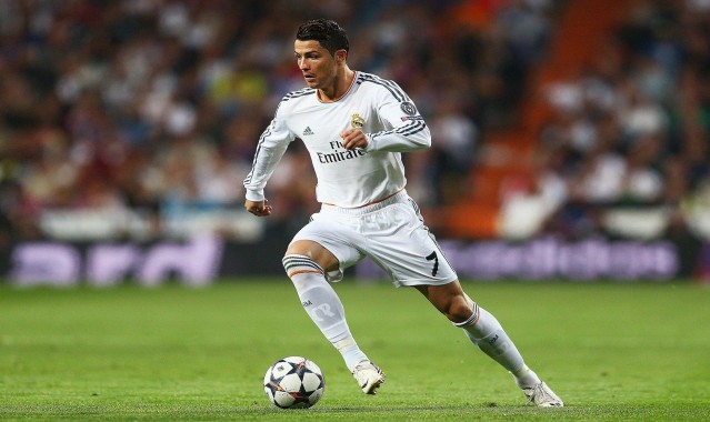 爱游戏官方入口_中国选手张伟丽成功卫冕UFC草量级冠军 展现格斗技艺巅峰对决