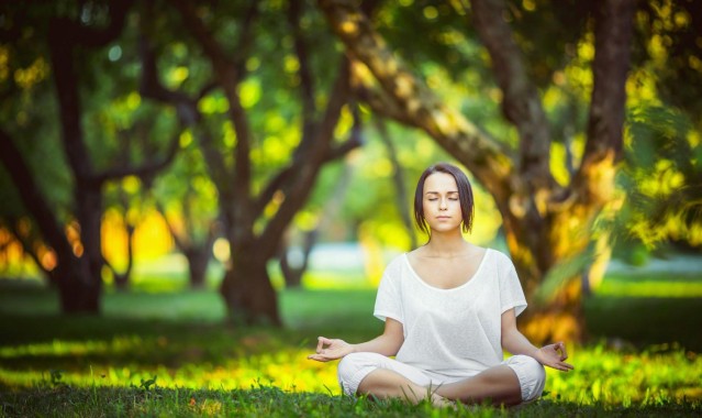 爱游戏-英雄联盟全球总决赛，巅峰对决引爆电竞热潮