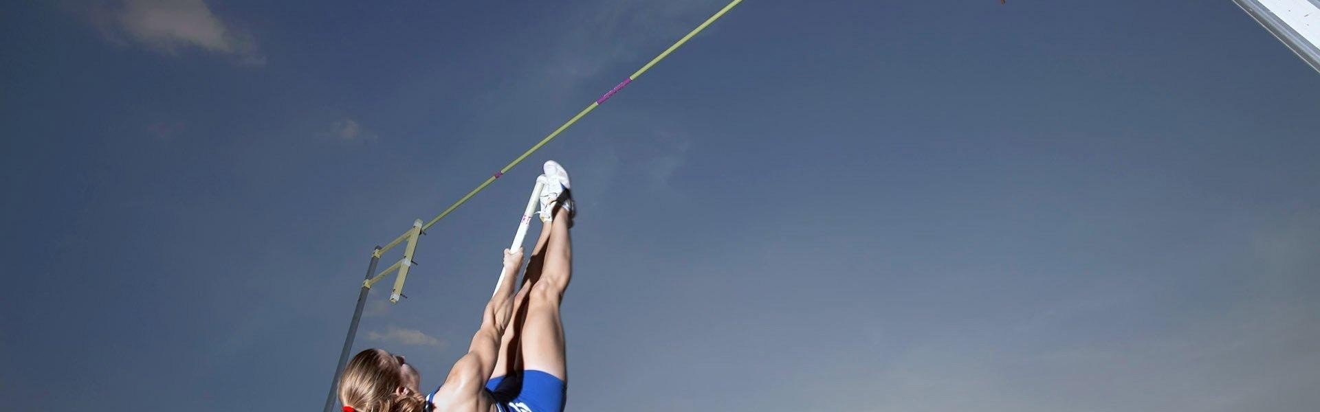 爱游戏官网-惊天逆转！压哨绝杀点燃全场，XX队上演史诗级翻盘