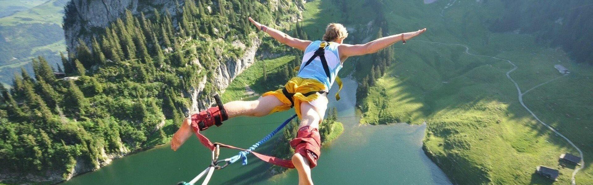 【爱游戏官网】德甲联赛激战正酣，拜仁慕尼黑紧追勒沃库森争冠悬念再起