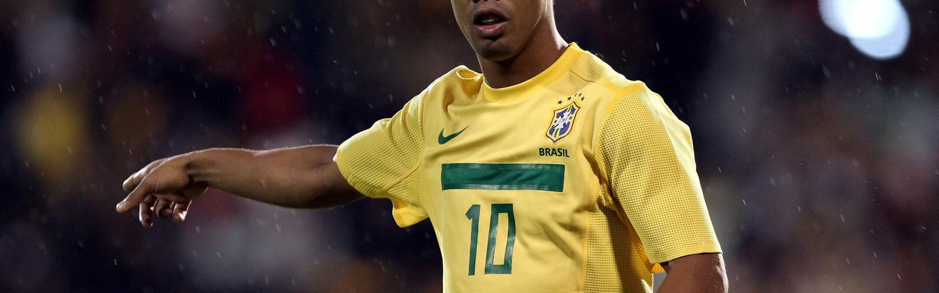 爱游戏体育-综合格斗巨星李康豪强势卫冕，创下亚洲赛事新纪录